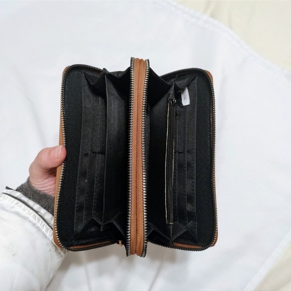 Beverly Hills Polo Club Wallet - Picture 2 of 4